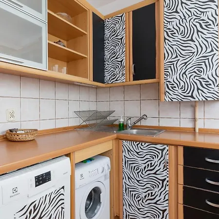 Cozy Nowotarska With Balcony By Renters *